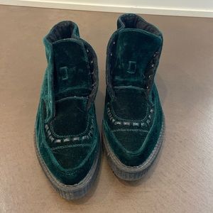 T.U.K green velvet booties , lace up , size 41